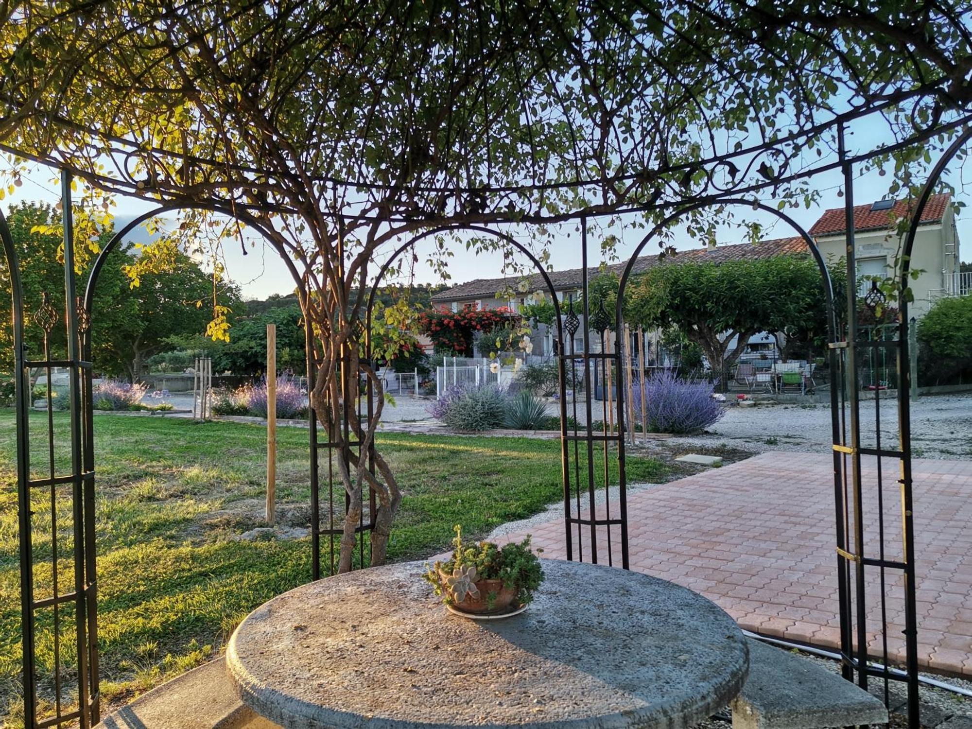 Gite En Provence Lavande Modene Exterior foto